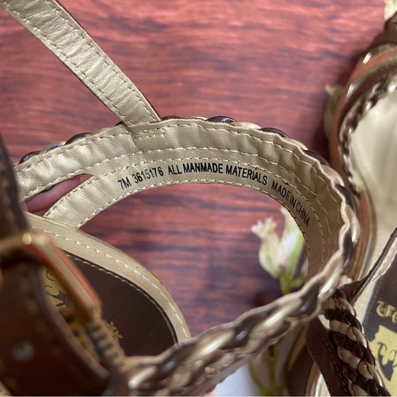 CROWN VINTAGE Brown And Gold Platform Wedge Shoes 7M - Picture 2 of 7